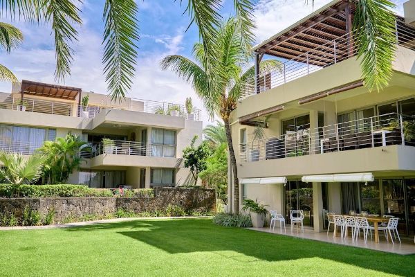 Bon Azur Beachfront Suites and Penthouses by Lov (Trou aux Biches)